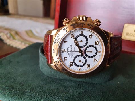 rolex daytona oro cinturino pelle